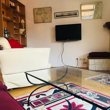 Apartman Simple Apartment ซาราเยโว ภายนอก รูปภาพ
