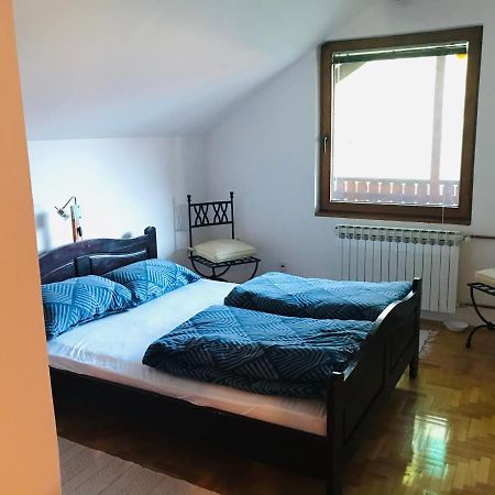 Apartman Simple Apartment ซาราเยโว ภายนอก รูปภาพ