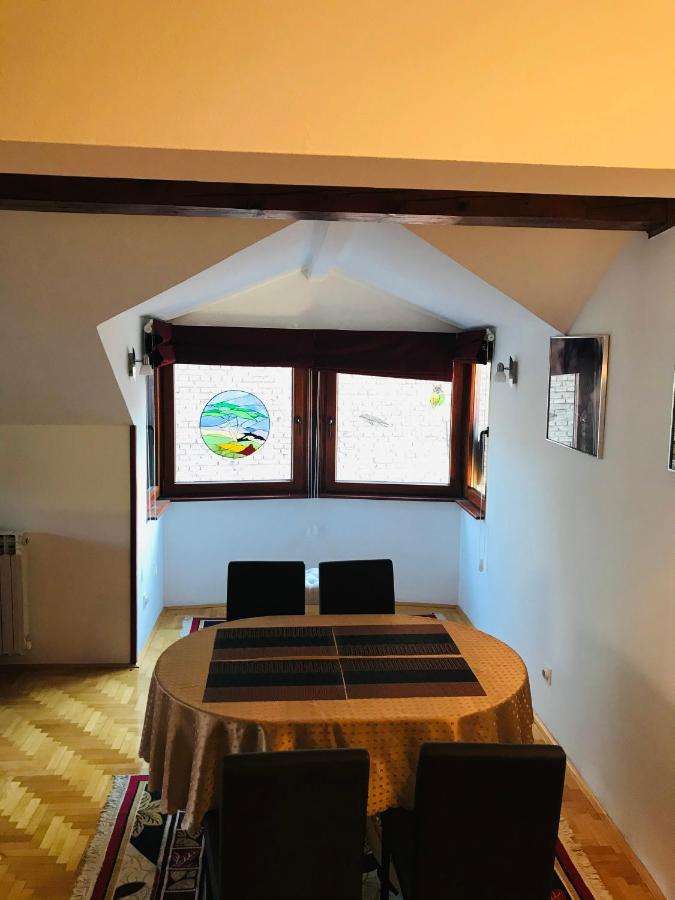 Apartman Simple Apartment ซาราเยโว ภายนอก รูปภาพ
